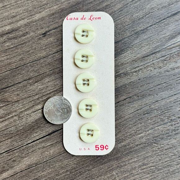 NEW ON CARD Vintage 1950s Casa de Leon Ivory 4 Hole Sewing Button Set 5 Pack - Picture 3 of 4